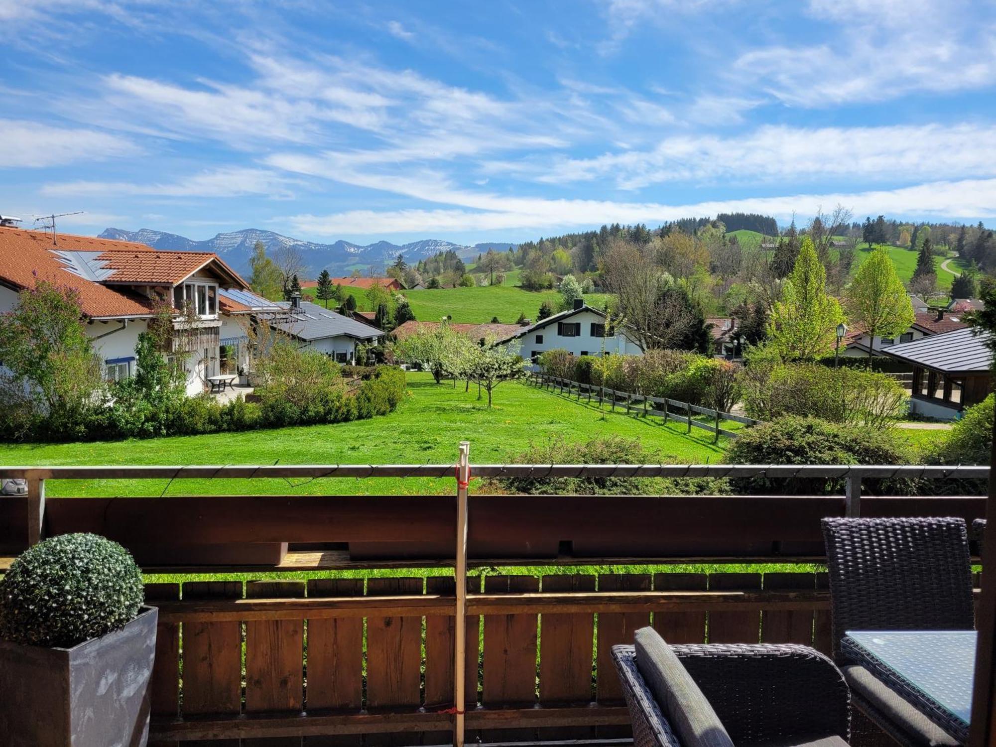 Lindners Hideaways - Bergnest Lodge - Bergblick Fewo 6 Pers Balkon Garten Hund Ski Unterkunft Luftkurort Oberreute Naehe Buchenegger Wasserfaelle Eistobel Bodensee ภายนอก รูปภาพ